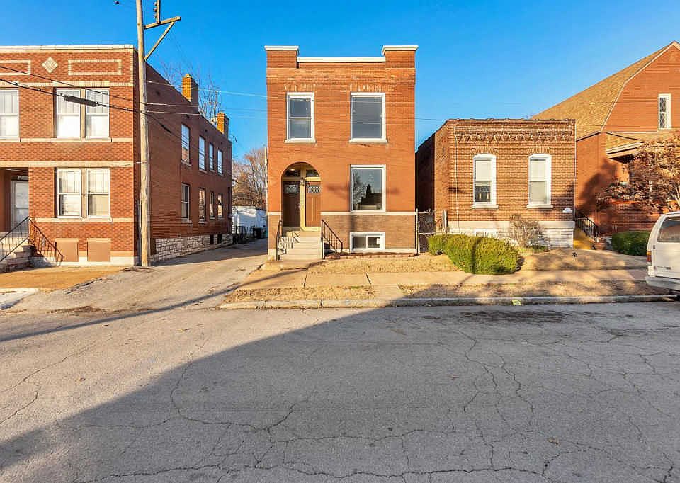 1st image of 3227 Dakota St