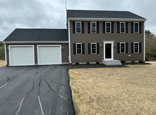 21 Old Center St, Carver, MA 02330