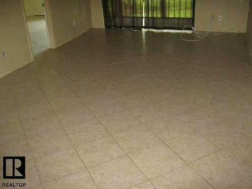 3rd image of 108 E Cypress Ct