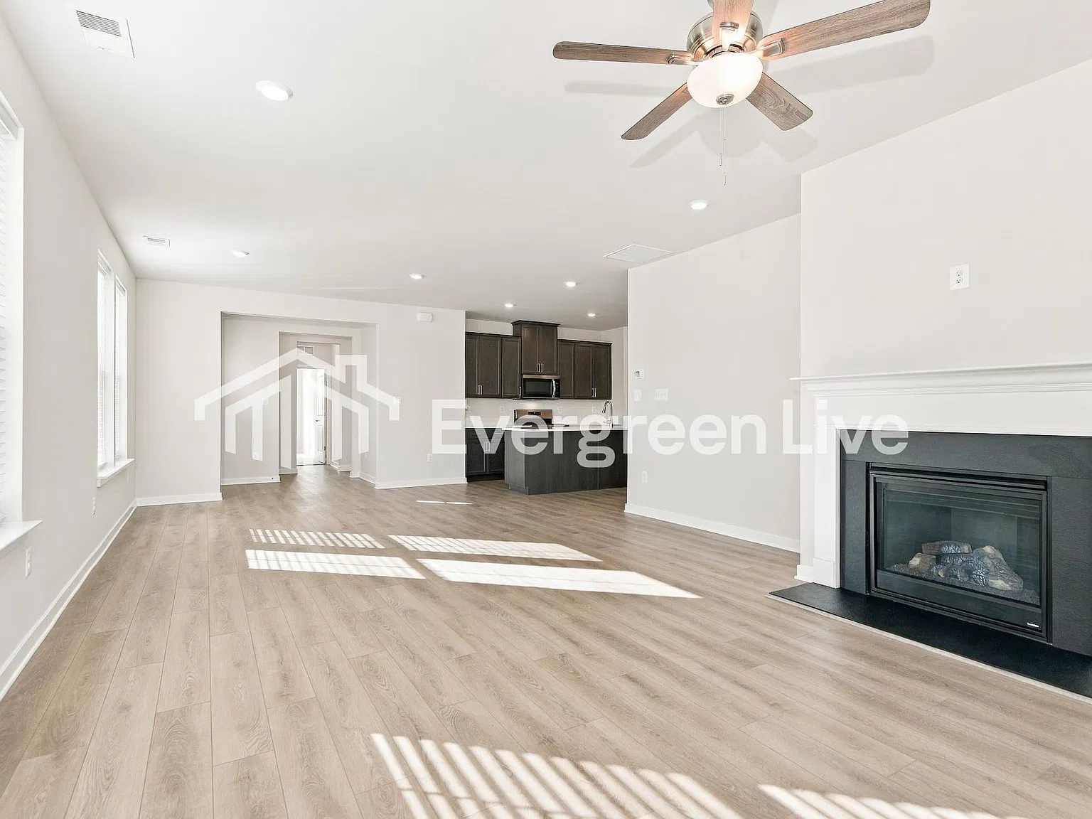 2 bed, 2.0 bath, 1518 sqft, $2,090 — Photo 2