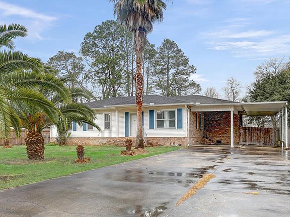 3rd image of 130 Whispering Oaks Dr