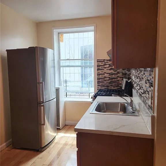 2181 Strauss St #1R — Photo 2