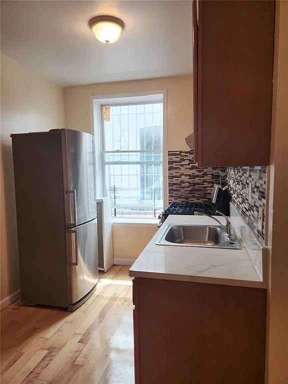 Building Photo - 2181 Strauss St #1R
