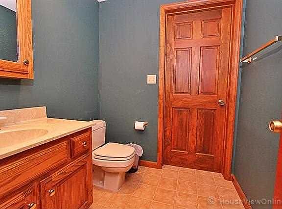 3rd image of 1240 Broadridge Dr