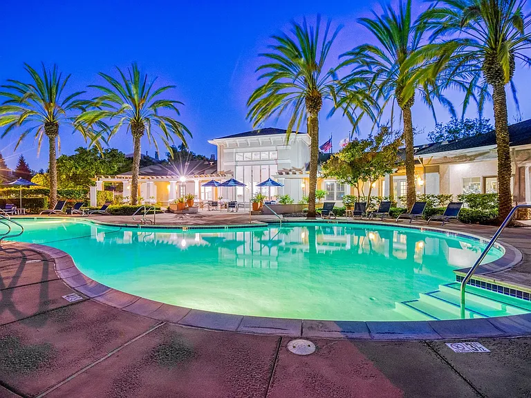 The Estates at Park Place boasts expansive indoor and outdoor amenity spaces