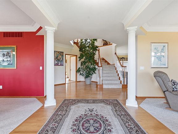3rd image of 19600 W Ave
