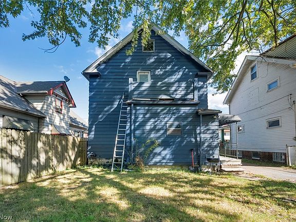 4th image of 3438 W 98th St