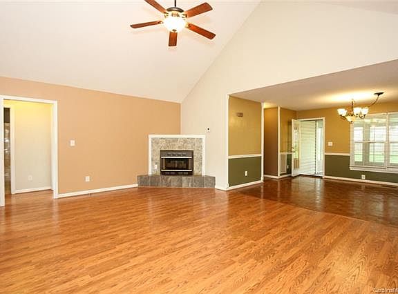 4th image of 1108 White Water Cir
