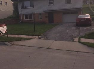 4624 N 93rd St, Omaha, NE 68134