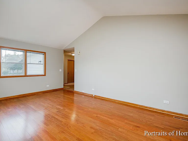 1309 Duke Dr — Photo 3