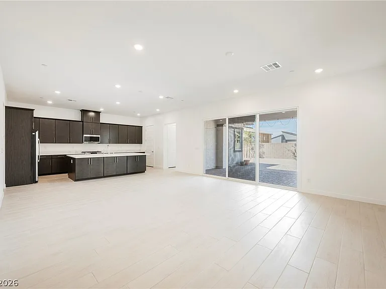 116 Skylar Village Ave — Photo 6
