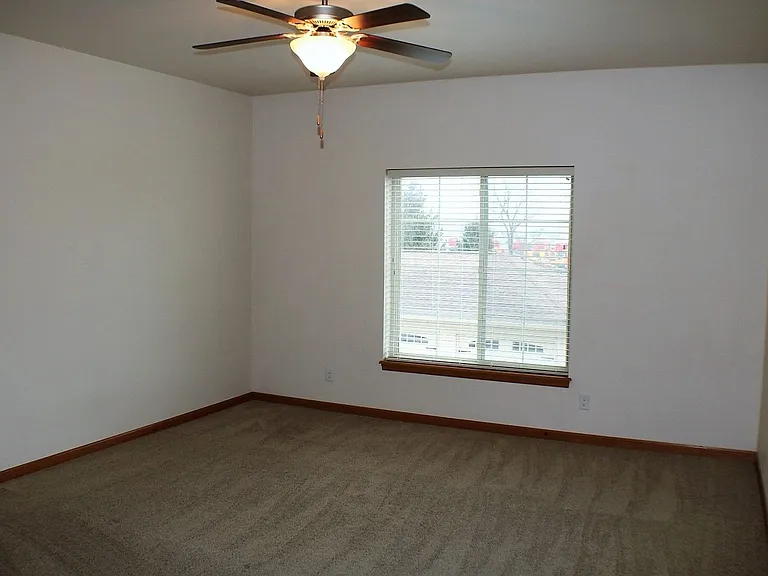 460 Cameron Way — Photo 13