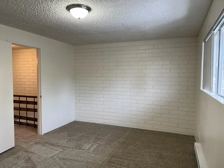 3503 NE 49th St — Photo 5
