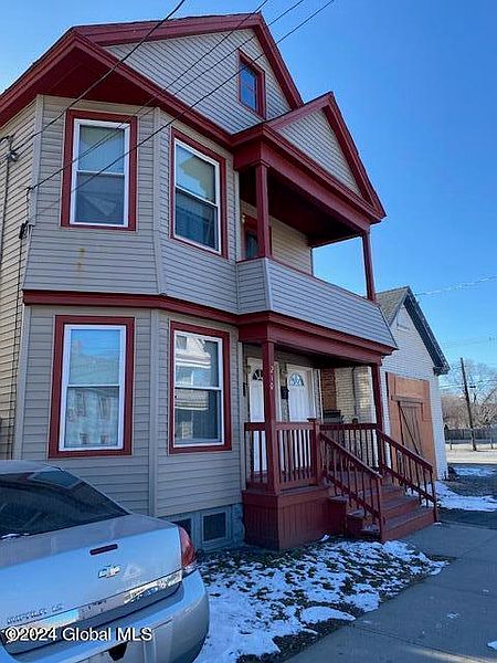 3rd image of 208-210 Duane Avenue