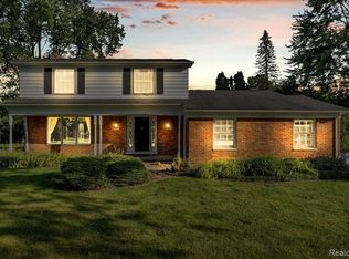 4158 Cherrywood Dr, Troy, MI 48098