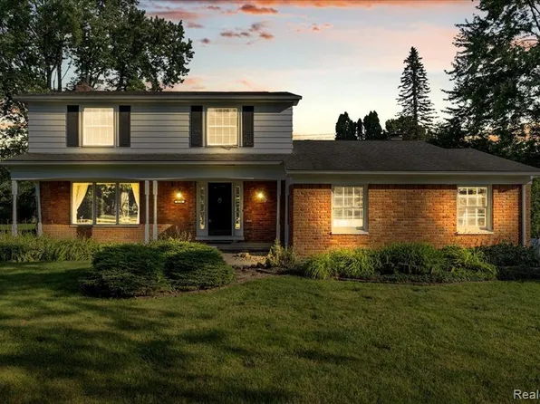 4158 Cherrywood Dr, Troy, MI 48098