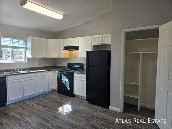 465 W Ivyglen St, Mesa, AZ