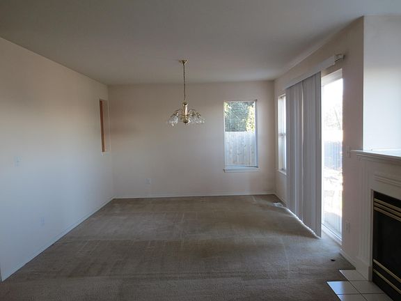 5th image of 527 Cypress Ave