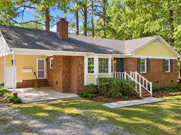 3804 Banstead Ct, Apex, NC 27539
