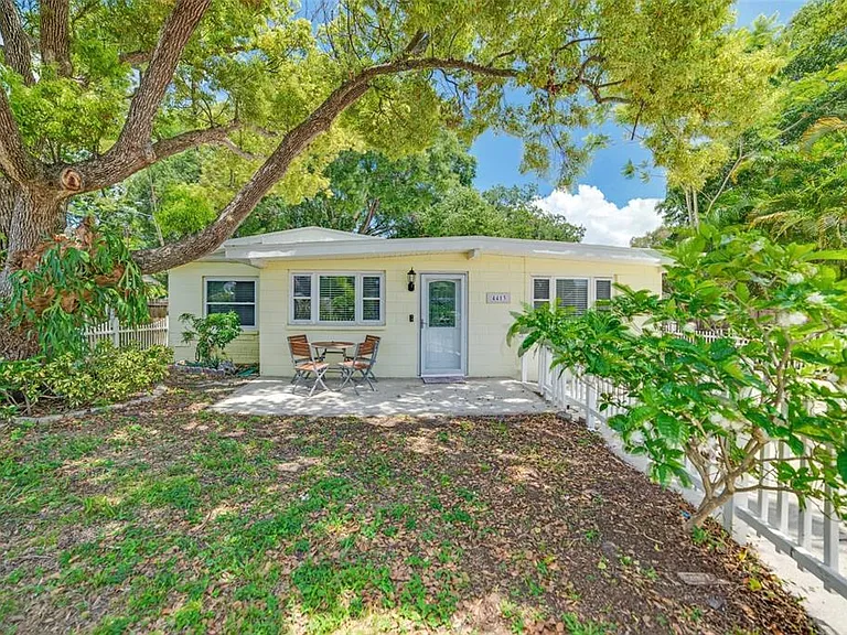 4413 W Rogers Ave — Photo 1