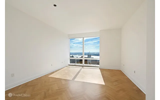 Rented by Douglas Elliman | media 23