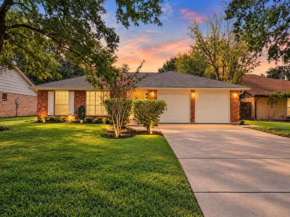17323 Camberwell Green Ln, Houston, TX 77070
