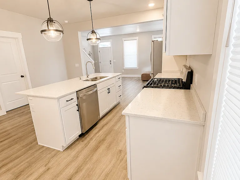 6033 Farmstead Ave — Photo 4