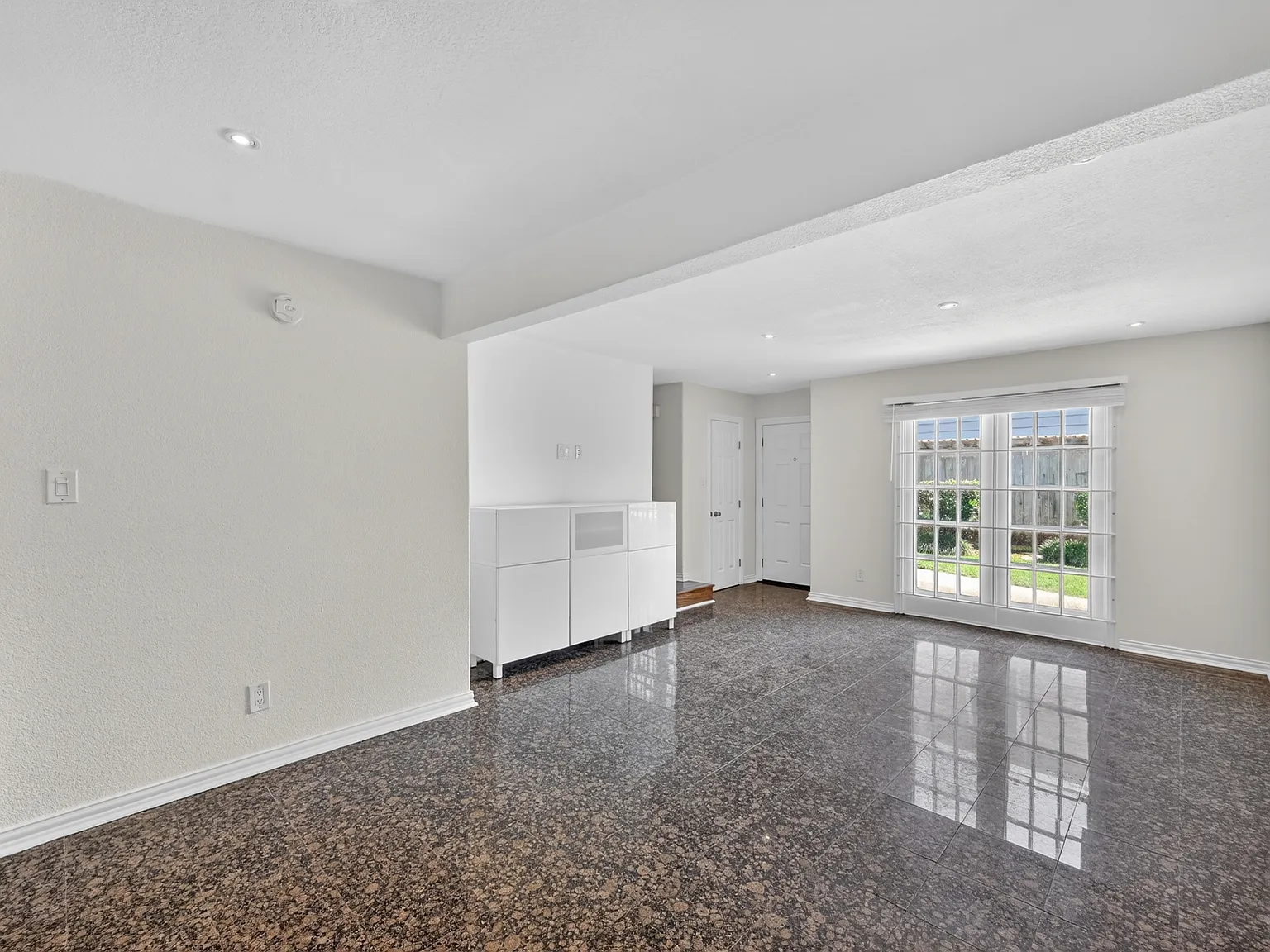 2 bed, 1.5 bath, 1152 sqft, $1,700 — Photo 4
