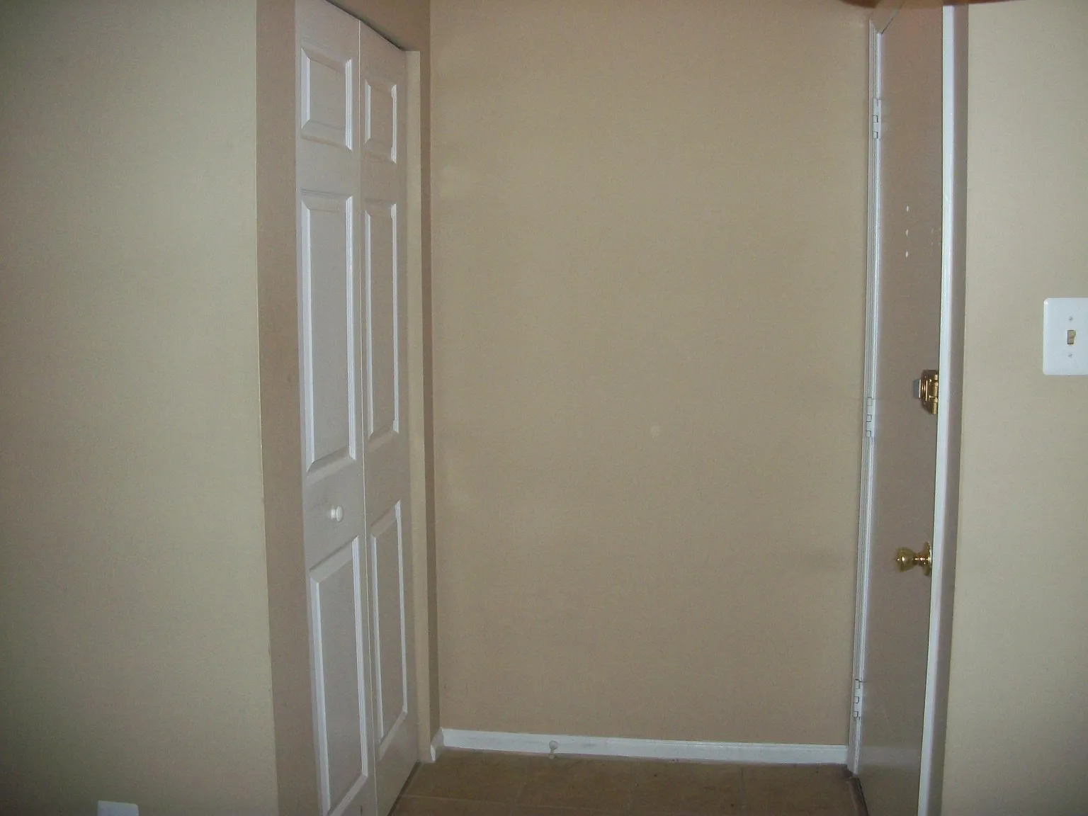 2 bed, 1.5 bath, 1060 sqft, $1,725 — Photo 2