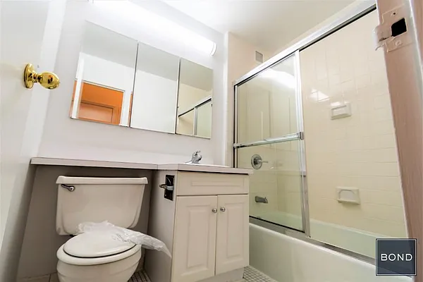 Rented by Bond New York | media 29