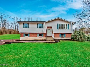 782 Greenview Dr, Stroudsburg, PA 18360