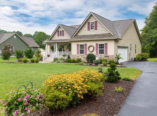 627 Clear Creek Rd, Hendersonville, NC 28792