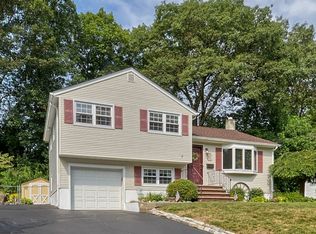 113 Knolls Rd, Bloomingdale, NJ 07403