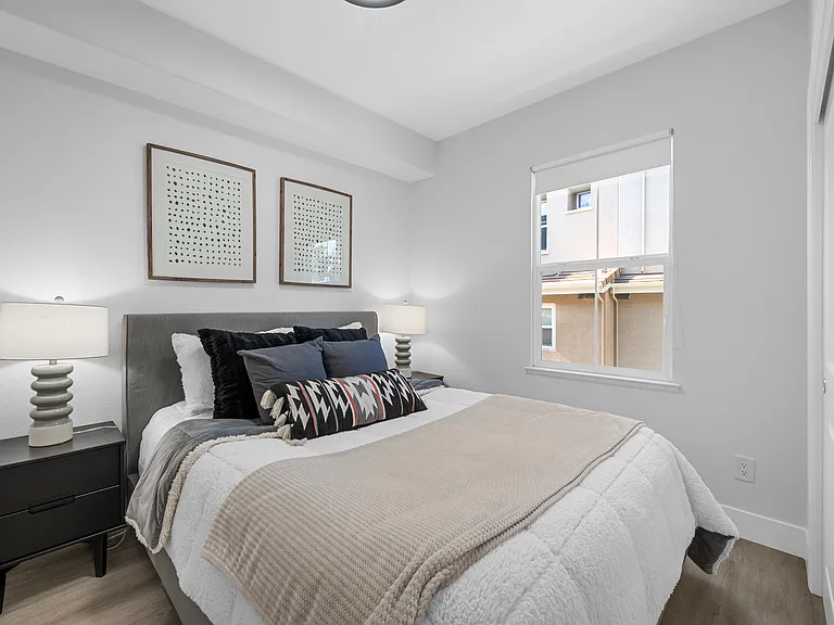 1469 W San Carlos St — Photo 33