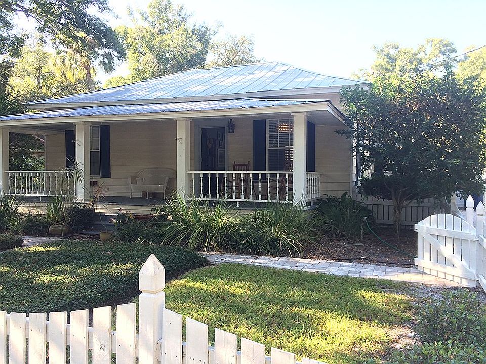 Picket Fence & Metal Roof