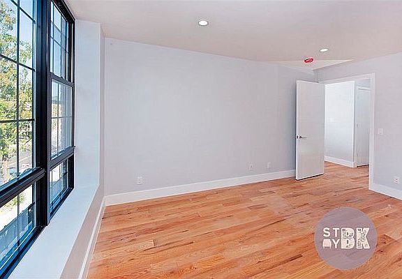 3rd image of 670 Halsey St #4G