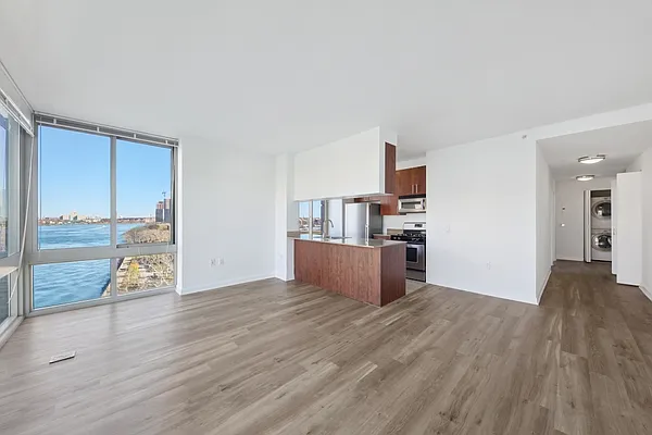 Rented by Greystar | media 1