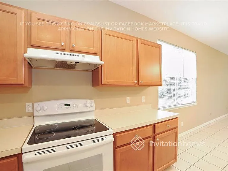 5015 Lakehurst Ct — Photo 8