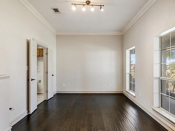 4th image of 122 Lake Meadow Blvd