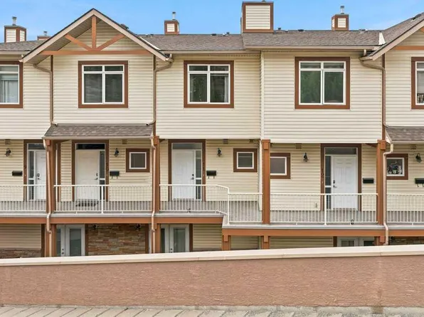 133 NE Rockyledge Vw NW #11, Calgary, AB T3G 5X2