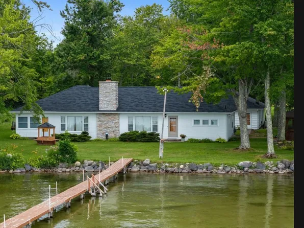 3330 W Burt Lake Rd, Brutus, MI 49716