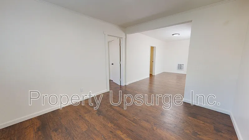 2 bed, 1.0 bath, 742 sqft, $1,350 — Photo 3