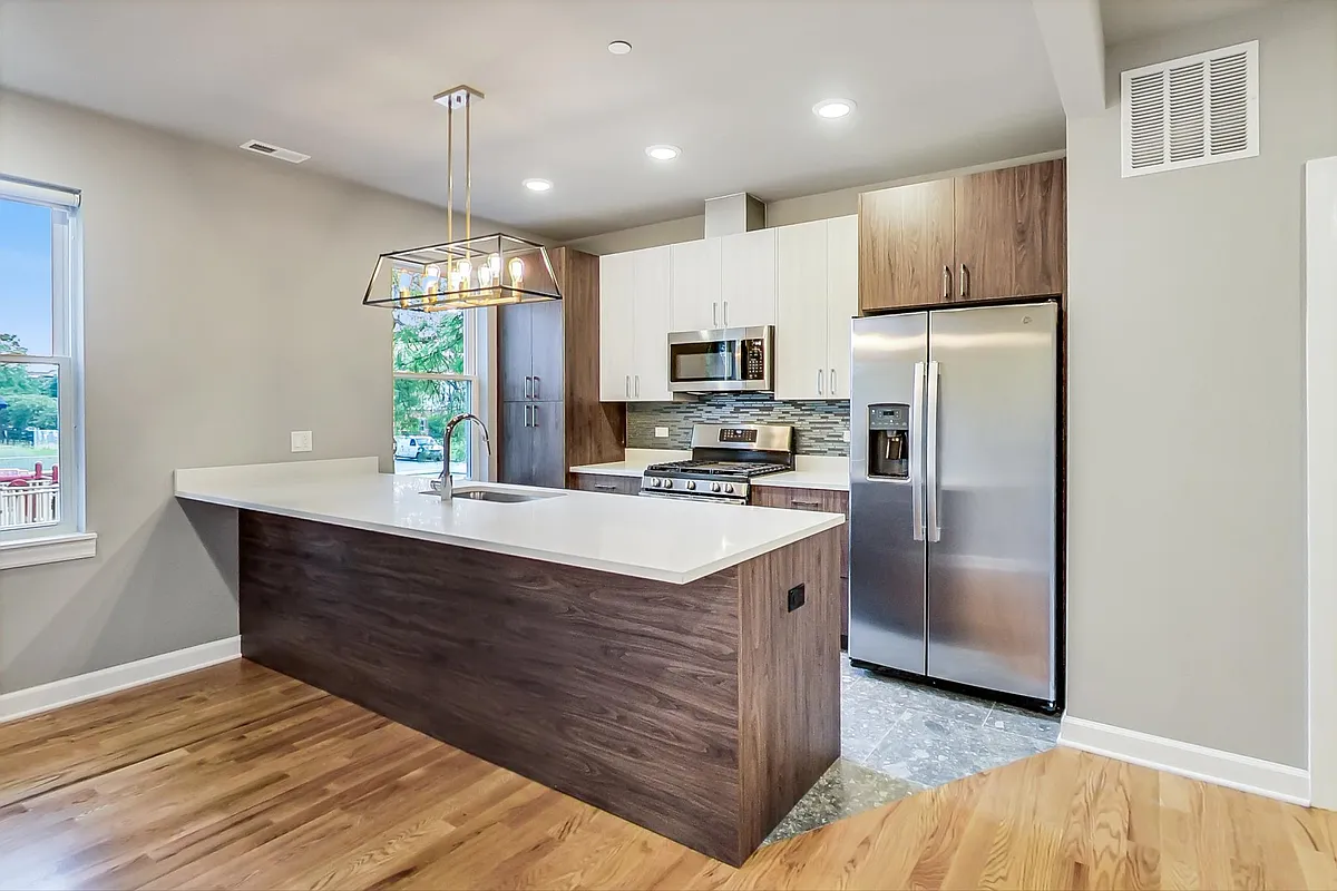 Building Photo - 6204 S Kimbark Ave #2E