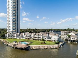 9 Mariner Village Dr, Seabrook, TX 77586