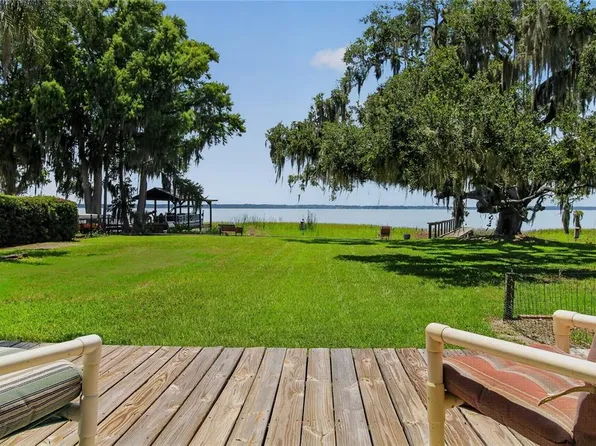 32805 Lake Eustis Dr, Tavares, FL 32778