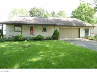 951 Garden Rd, Zanesville, OH 43701