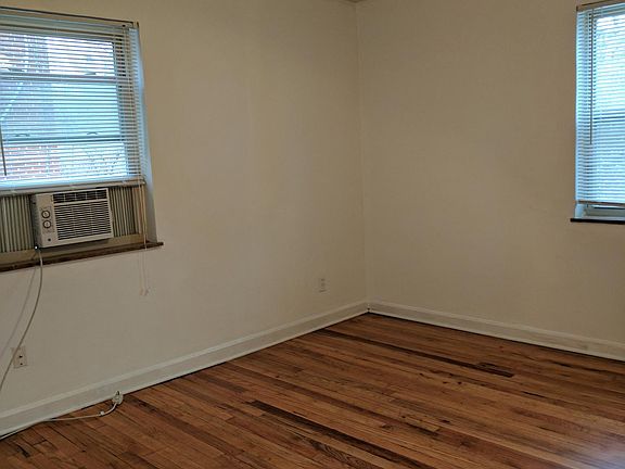 3rd image of 7110 Eastlawn Dr APT 2