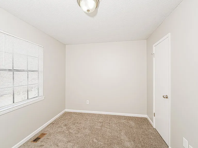 933 Edwards Lake Rd — Photo 14