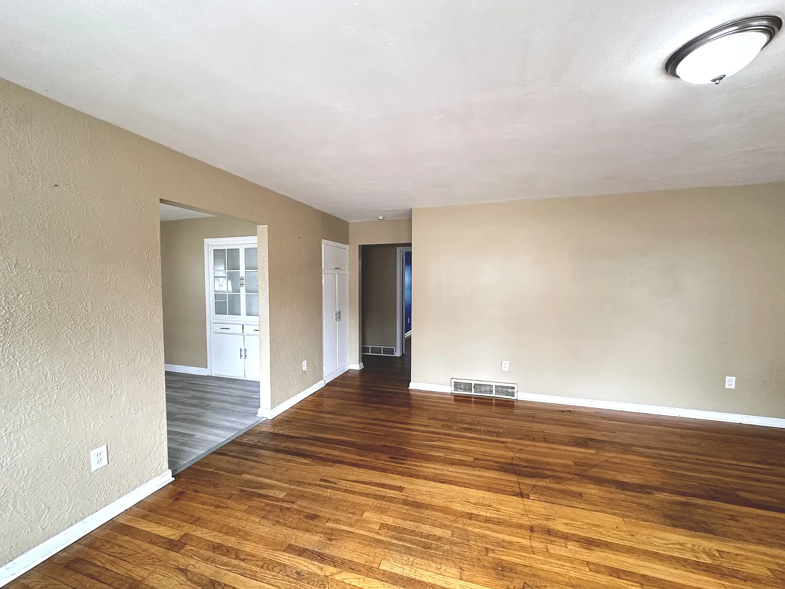 3 bed, 1225 sqft, $1,350 — Photo 3