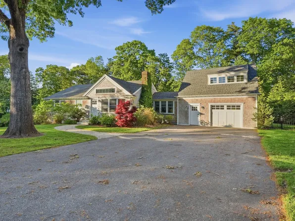 26 Hi Ona Hill Road, Centerville, MA 02632
